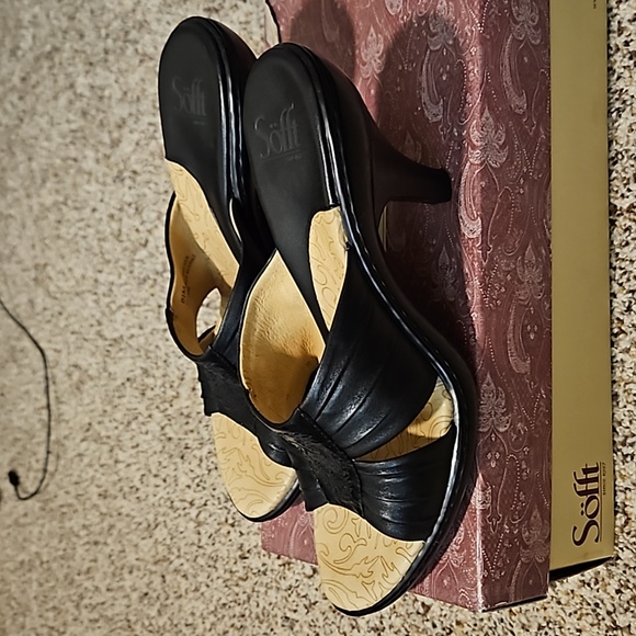 Sofft Shoes - Sofft Black Leather Pleated Open-Toe Heeled Mules